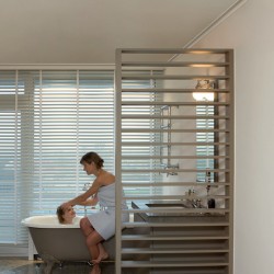 Потолочный плинтус под покраску Orac Decor Orac Axxent CX109 2000×44×44