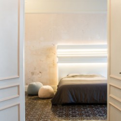 Потолочный плинтус под покраску гибкий Orac Decor Modern Antonio C373F с подсветкой 2000×50×80