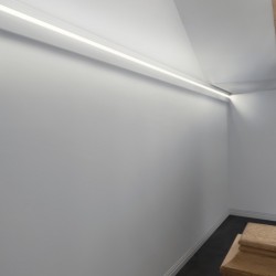 Потолочный плинтус под покраску Orac Decor Modern L3 C380 с подсветкой 2000×50×50