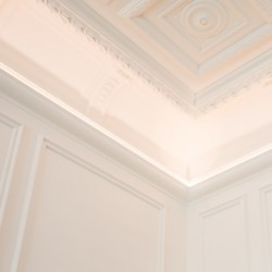 Потолочный плинтус под покраску Orac Decor Select C902 с подсветкой 2000×103×103