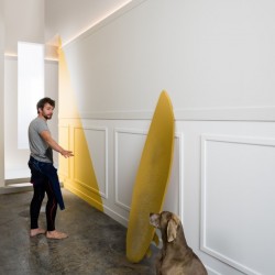 Потолочный плинтус под покраску Orac Decor Modern Diagonal SX179 с подсветкой 2000×29×97