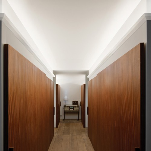 Потолочный плинтус под покраску Orac Decor Modern Straight C357 с подсветкой 2000×110×71
