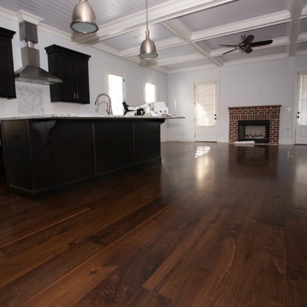 пол американский орех в интерьере