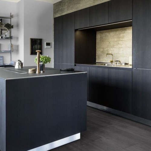 Кварцвиниловый SPC ламинат Kahrs Luxury Tiles Click 5 mm Schwarzwald CLW 172 1210×172×5 Кварцвиниловый SPC ламинат Kahrs Luxury Tiles Click 5 mm Schwarzwald CLW 172 1210×172×5