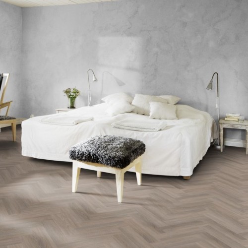 Кварцвиниловый SPC ламинат Kahrs Luxury Tiles Herringbone 5 mm Whinfell RL CHW 120 венгерская елка 720×120×5 Кварцвиниловый SPC ламинат Kahrs Luxury Tiles Herringbone 5 mm Whinfell RL CHW 120 венгерская елка 720×120×5