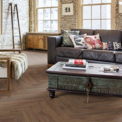 Кварцвиниловый SPC ламинат Kahrs Luxury Tiles Herringbone 5 mm Belluno CHW 120 венгерская елка 720×120×5 Кварцвиниловый SPC ламинат Kahrs Luxury Tiles Herringbone 5 mm Belluno CHW 120 венгерская елка 720×120×5