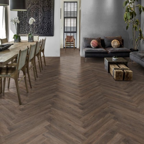 Кварцвиниловый SPC ламинат Kahrs Luxury Tiles Herringbone 5 mm Saxon CHW 120 венгерская елка 720×120×5 Кварцвиниловый SPC ламинат Kahrs Luxury Tiles Herringbone 5 mm Saxon CHW 120 венгерская елка 720×120×5