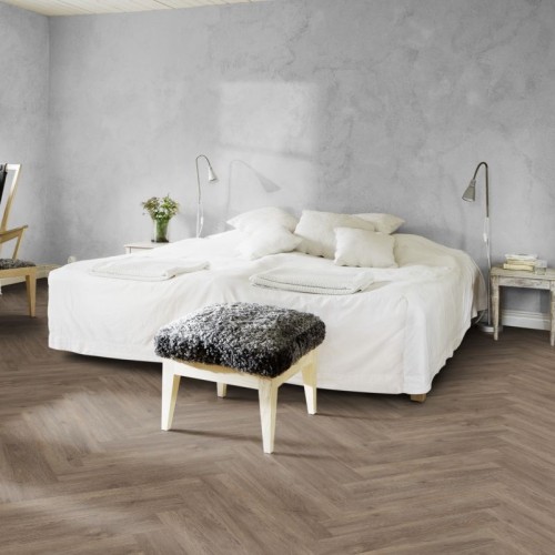 Кварцвиниловый SPC ламинат Kahrs Luxury Tiles Herringbone 5 mm Sarek CHW 120 венгерская елка 720×120×5 Кварцвиниловый SPC ламинат Kahrs Luxury Tiles Herringbone 5 mm Sarek CHW 120 венгерская елка 720×120×5