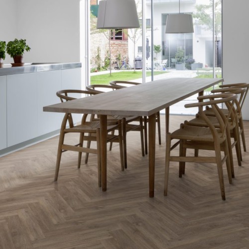 Кварцвиниловый SPC ламинат Kahrs Luxury Tiles Herringbone 5 mm Sarek CHW 120 венгерская елка 720×120×5 Кварцвиниловый SPC ламинат Kahrs Luxury Tiles Herringbone 5 mm Sarek CHW 120 венгерская елка 720×120×5