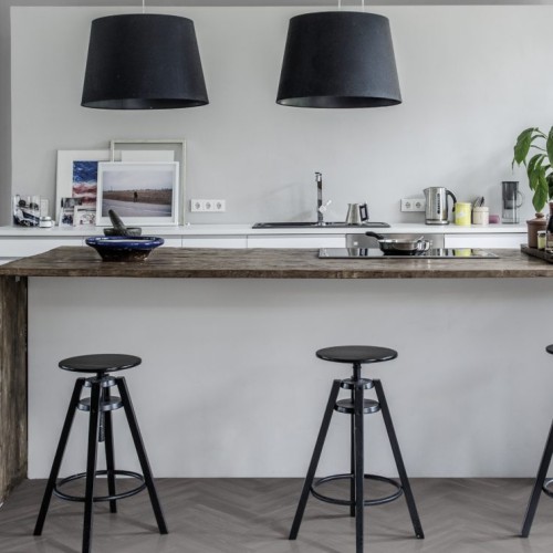 Кварцвиниловый SPC ламинат Kahrs Luxury Tiles Herringbone 5 mm Calder CHW 120 венгерская елка 720×120×5 Кварцвиниловый SPC ламинат Kahrs Luxury Tiles Herringbone 5 mm Calder CHW 120 венгерская елка 720×120×5