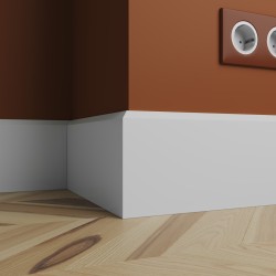 Плинтус крашеный Ultrawood белый Base 0023 p 2000×120×12