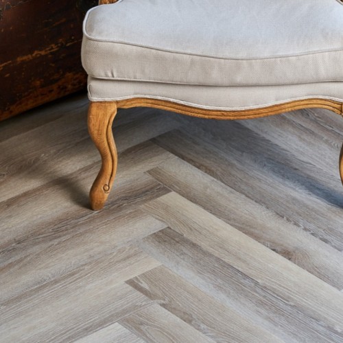 Кварцвиниловый SPC ламинат Vinilam Parquet Herringbone Паркет Эрмитаж IS11122 венгерская елка 720×120×6,5