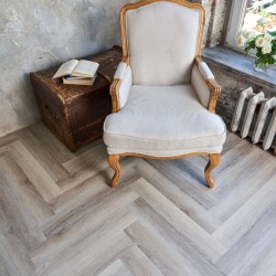 Кварцвиниловый SPC ламинат Vinilam Parquet Herringbone Паркет Эрмитаж IS11122 венгерская елка 720×120×6,5