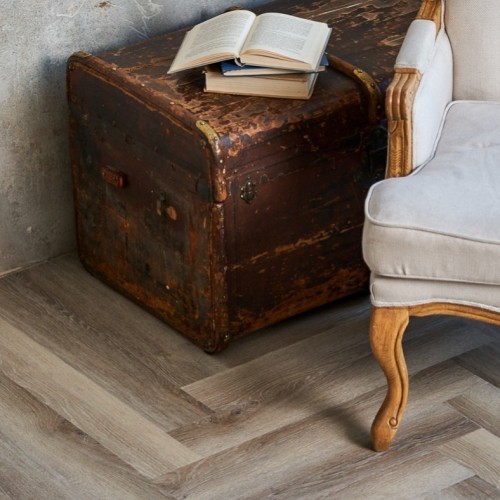 Кварцвиниловый SPC ламинат Vinilam Parquet Herringbone Паркет Эрмитаж IS11122 венгерская елка 720×120×6,5
