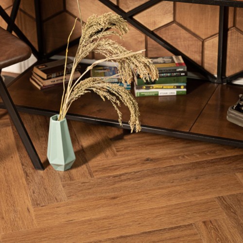 Кварцвиниловый SPC ламинат Vinilam Parquet Herringbone Паркет Де Вилль IS11210 венгерская елка 720×120×6,5