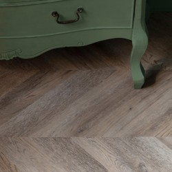 Кварцвиниловый SPC ламинат Vinilam Parquet Chevron Шеврон Шампань RI153616CL4 французская елка 1293×305×8,5