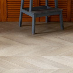 Кварцвиниловый SPC ламинат Vinilam Parquet Chevron Шеврон Сезар RI4445118CL4 французская елка 1293×305×8,5