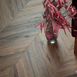 Кварцвиниловый SPC ламинат Vinilam Parquet Chevron Шеврон Лувр I107516 французская елка 1293×305×8,5