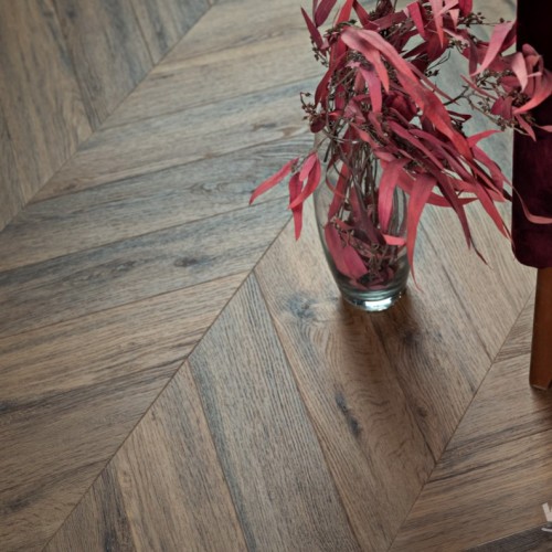 Кварцвиниловый SPC ламинат Vinilam Parquet Chevron Шеврон Лувр I107516 французская елка 1293×305×8,5