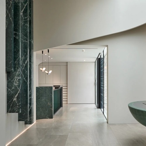 Плинтус алюминиевый теневой с подсветкой Laconistiq Light Черный муар RAL 9005 33-31-300 3000×41,3×15 Плинтус алюминиевый теневой с подсветкой Laconistiq Light Черный муар RAL 9005 33-31-300 3000×41,3×15