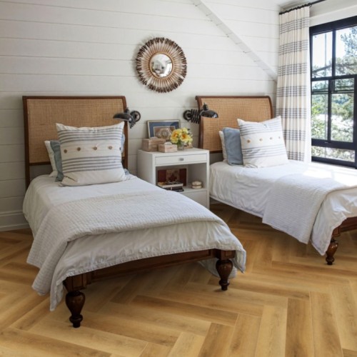Кварцвиниловый SPC ламинат Cronafloor Herringbone 2.0 Дуб Авиньон H019 венгерская елка 640×128×4,5