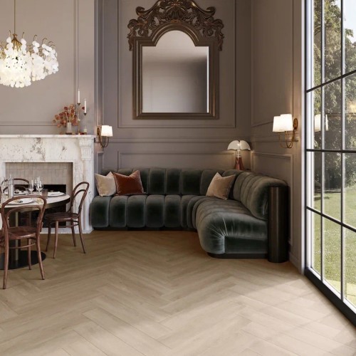 Кварцвиниловый SPC ламинат Invictus Maximus Herringbone Divine Oak Cookie венгерская елка 743×145×5