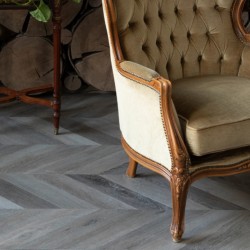 Кварцвиниловая плитка Vinilam клеевая Parquet Chevron Glue Шеврон Легран RI444515CL4 французская елка 690×115×2,5