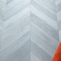 Кварцвиниловая плитка Vinilam клеевая Parquet Chevron Glue Шеврон Легран RI444515CL4 французская елка 690×115×2,5