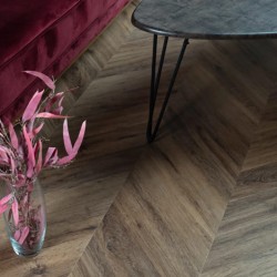 Кварцвиниловая плитка Vinilam клеевая Parquet Chevron Glue Шеврон Лувр I107516 французская елка 690×115×2,5
