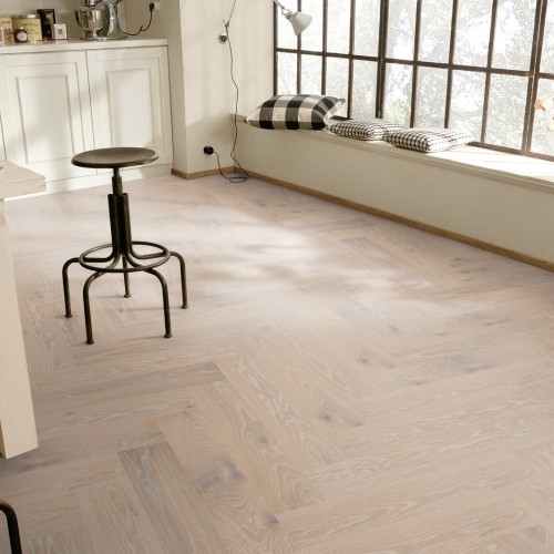 Паркетная доска Meister PS 500 Residence Дуб витал Белоснежный 8803 елка 710×142×13 Паркетная доска Meister PS 500 Residence Дуб витал Белоснежный 8803 елка 710×142×13