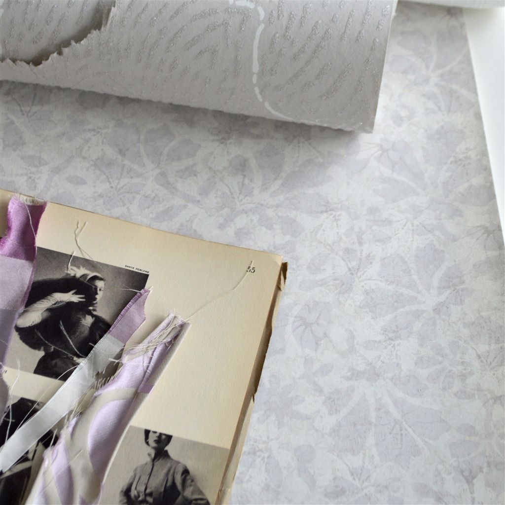 Обои Designers Guild Marquisette Arlay-Graphite PDG686/08 фото в интерьере
