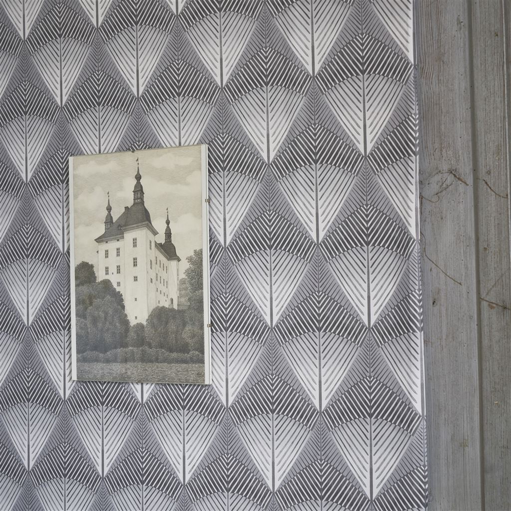 Обои Designers Guild Tulipa Stellata Veren Graphite PDG1032/02 Обои Designers Guild Tulipa Stellata Veren Graphite PDG1032/02