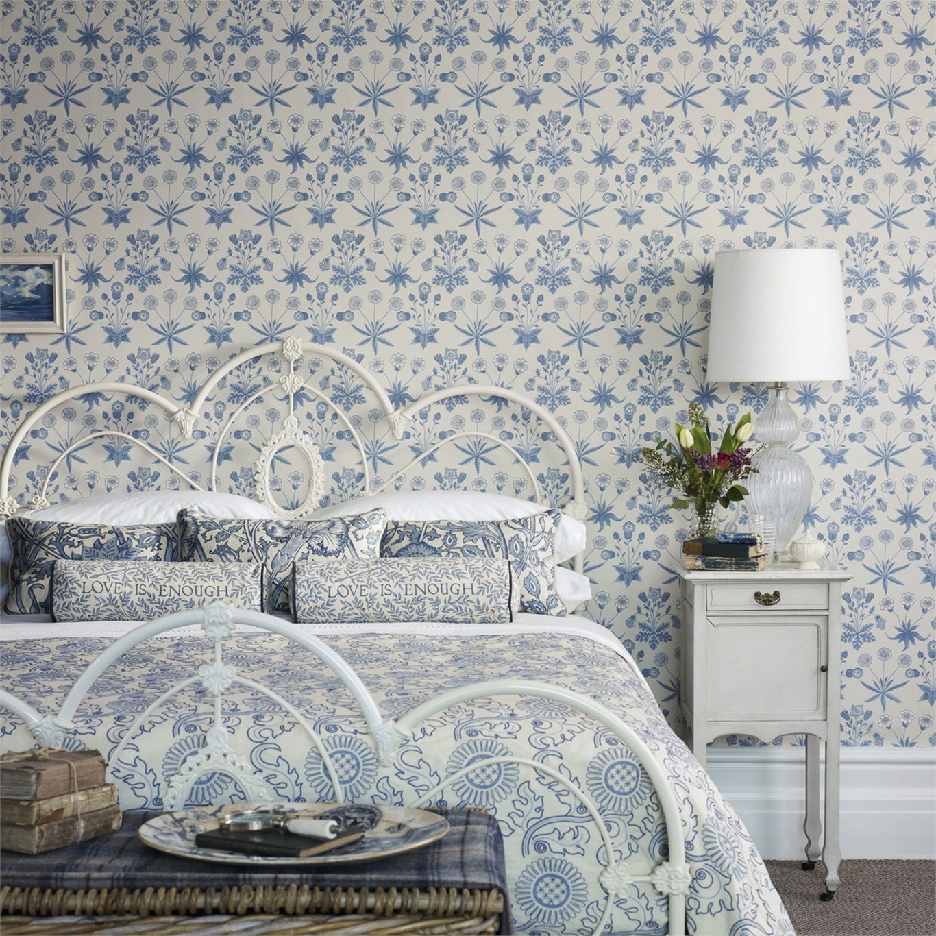 Обои Morris Archive Wallpapers II Daisy 212561 фото в интерьере