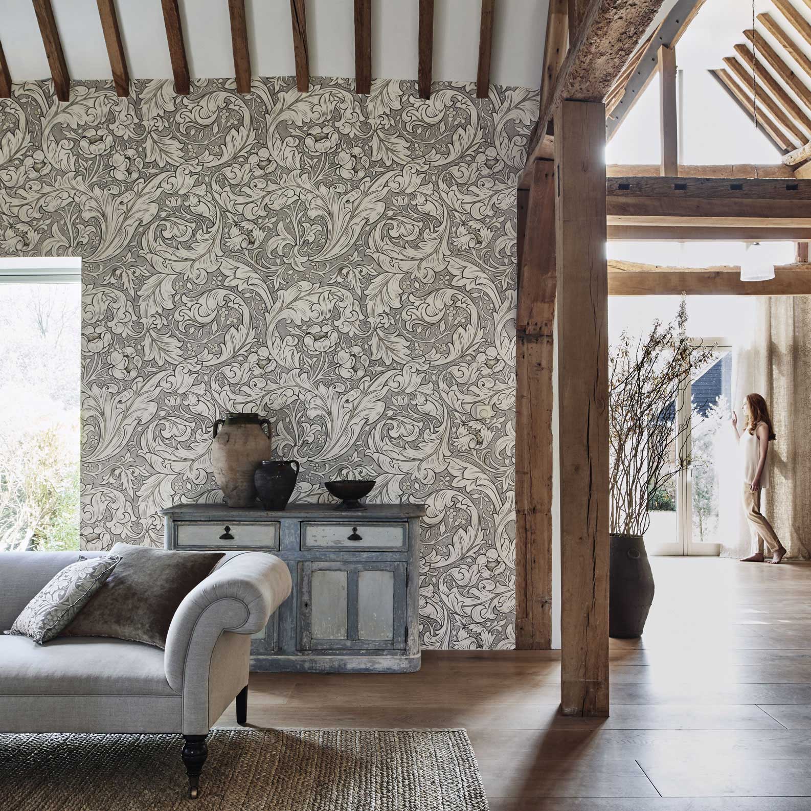 Обои Morris Pure Bachelors Button 216051 фото в интерьере Обои Morris Pure Bachelors Button 216051 фото в интерьере