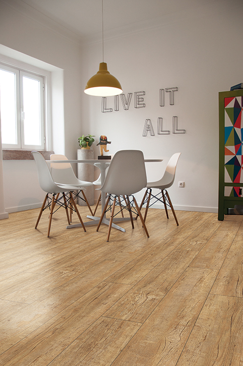 Пробковый пол замковый CorkArt Design concept Enzo DW 4001 DNN B 1200×210×10,5 фото в интерьере