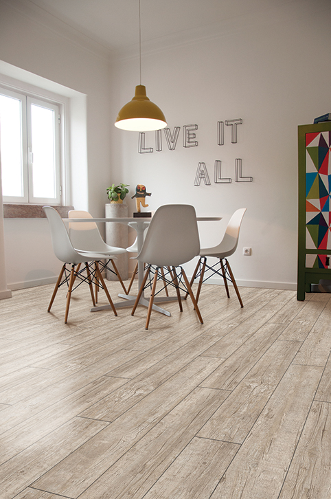 Пробковый пол клеевой CorkArt Design concept Enzo PY 4005 LNN X 1200×210×6 фото в интерьере Пробковый пол клеевой CorkArt Design concept Enzo PY 4005 LNN X 1200×210×6 фото в интерьере