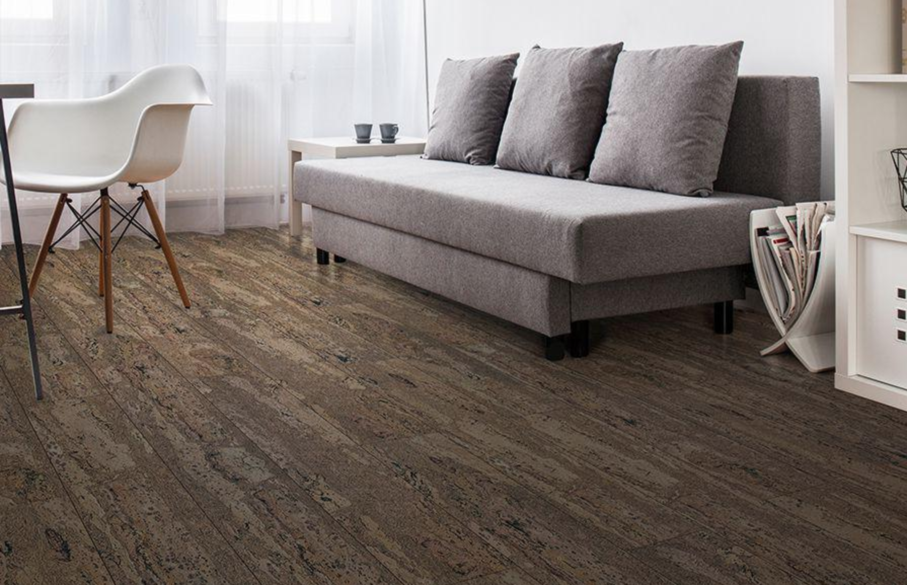 Пробковый пол клеевой Corkstyle CorkPro Comprido Brown 915×200×6 фото в интерьере