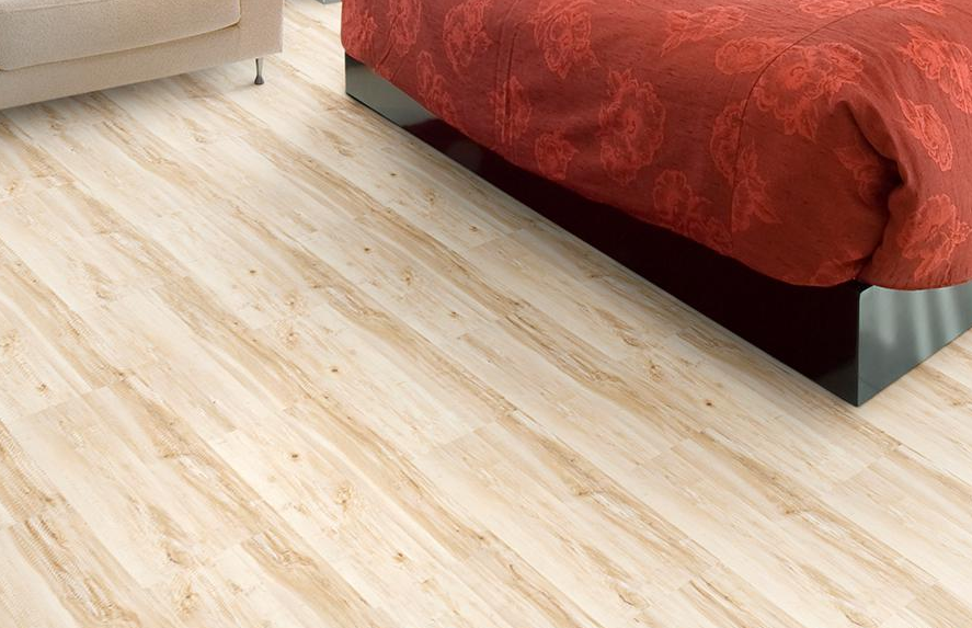Пробковый пол замковый Corkstyle Wood Maple 915×305×10 фото в интерьере
