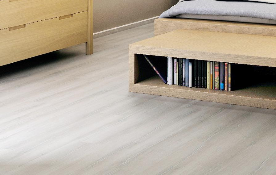 Пробковый пол замковый Corkstyle Wood XL Oak Duna Grey 1235×200×10 фото в интерьере
