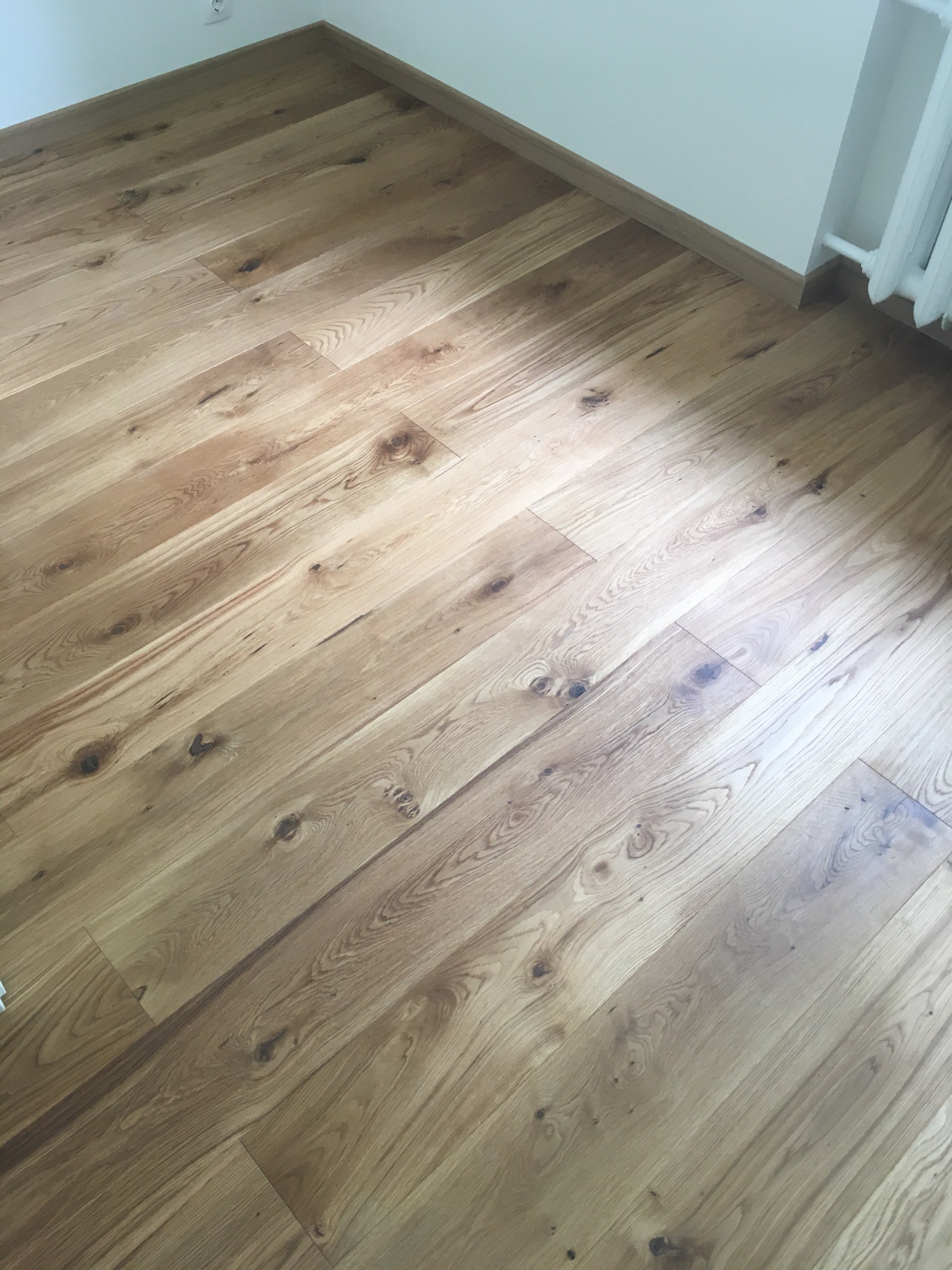 Инженерная доска Cora Natural Oak Classic rustic 1600-2400×155×16 фото в интерьере Инженерная доска Cora Natural Oak Classic rustic 1600-2400×155×16 фото в интерьере