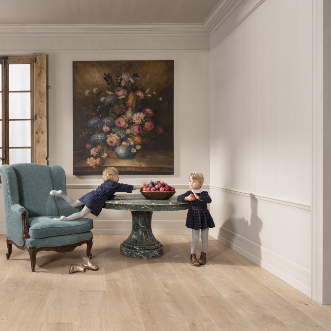 Потолочный плинтус под покраску Orac Decor New Classic C327 2000×159×143 фото в интерьере