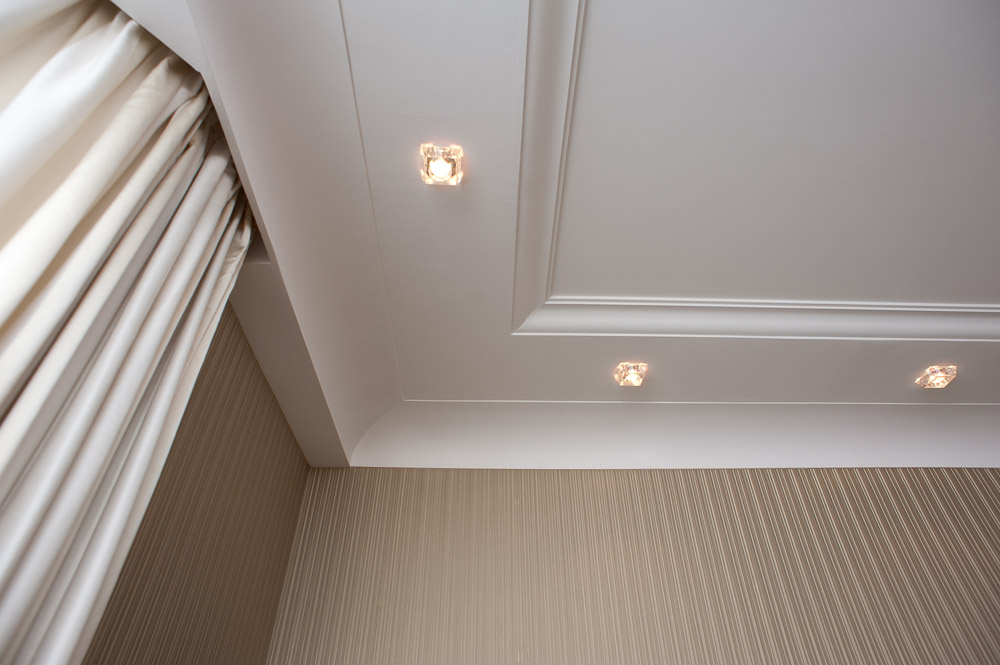 Потолочный плинтус под покраску Orac Decor Luxxus C331 2000×135×64 фото в интерьере