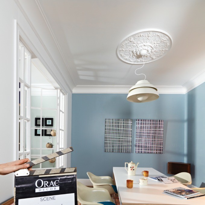 Потолочный плинтус под покраску Orac Decor Luxxus C338 2000×182×182 фото в интерьере