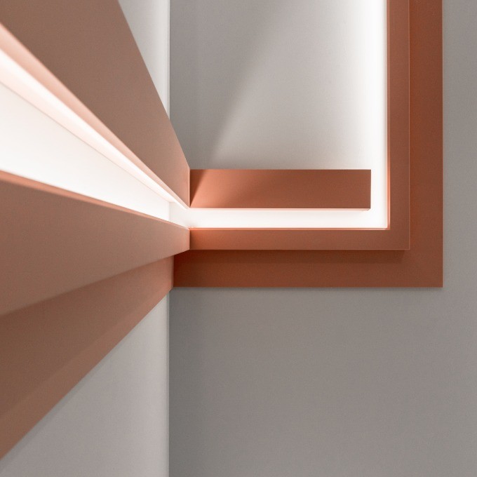 Потолочный плинтус под покраску Orac Decor Modern L3 C382 с подсветкой 2000×50×140 фото в интерьере