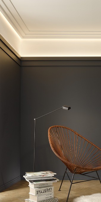 Потолочный плинтус под покраску Orac Decor Modern C396 с подсветкой 2000×61×185 фото в интерьере