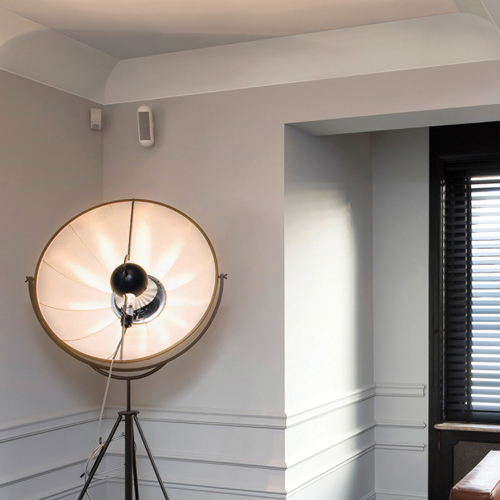 Потолочный плинтус под покраску Orac Decor Luxxus C990 2000×159×216 фото в интерьере