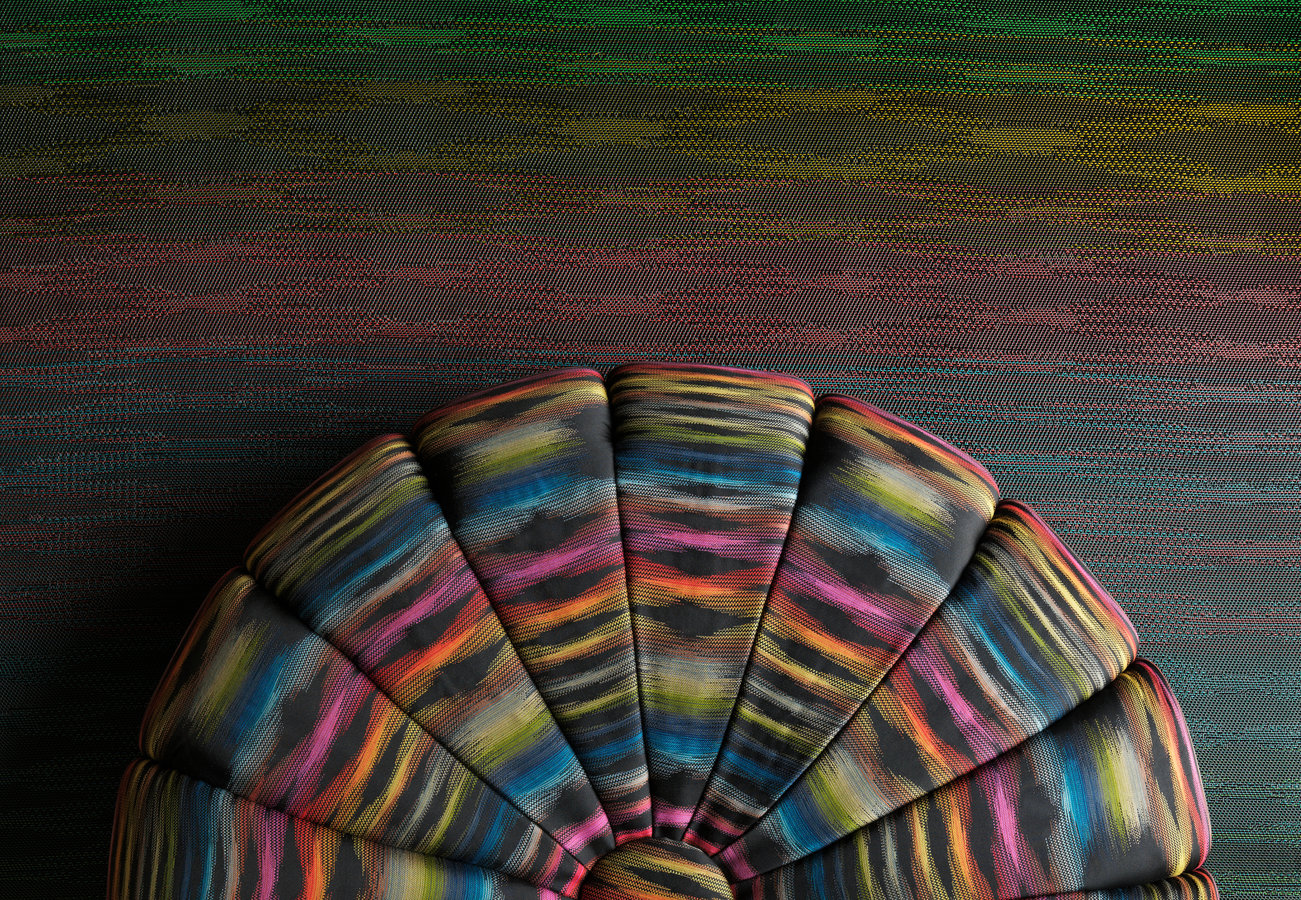 Виниловый пол Bolon плетёный Missoni Fireworks Black 109579 25000×2000×3 фото в интерьере Виниловый пол Bolon плетёный Missoni Fireworks Black 109579 25000×2000×3 фото в интерьере