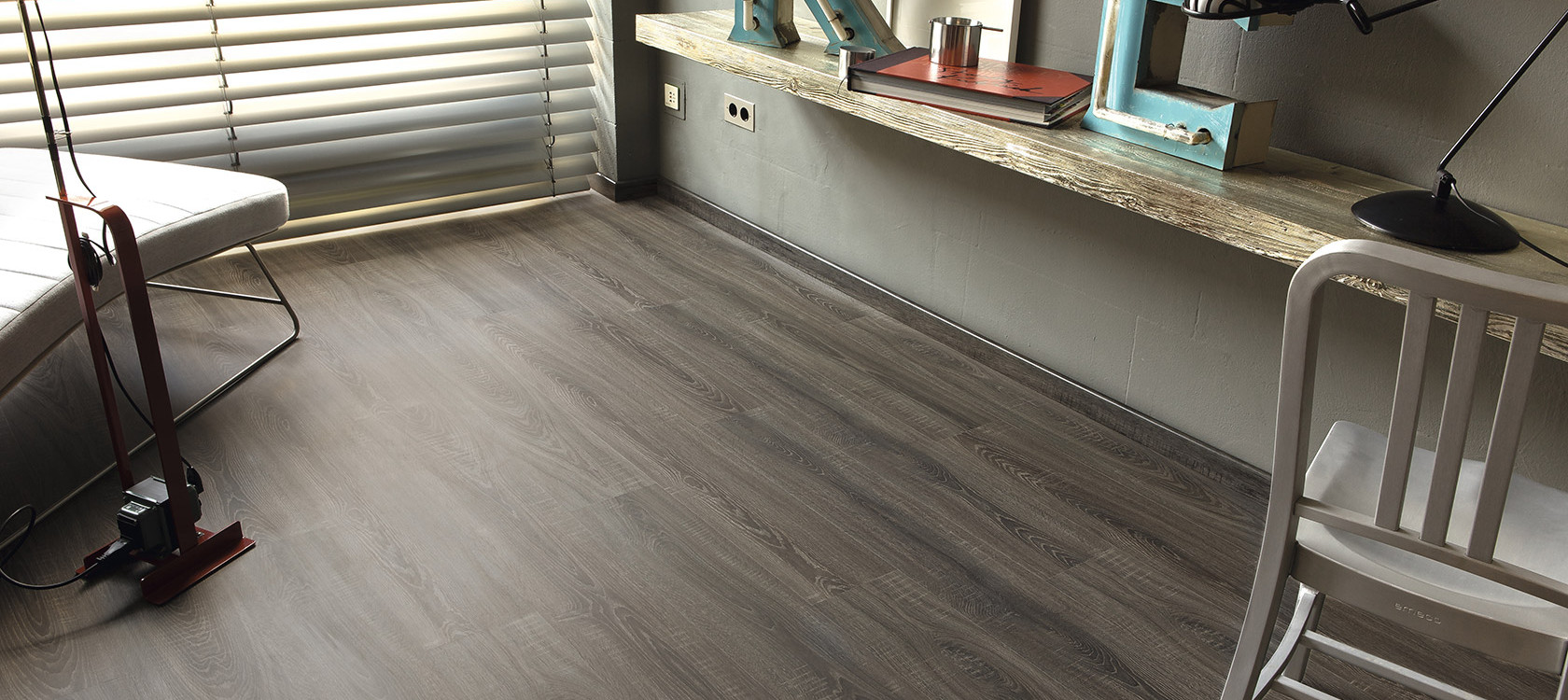 Ламинат Kaindl Classic Touch Стандартная доска Дуб Силеа 37527 АV 1383×193×8 фото в интерьере Ламинат Kaindl Classic Touch Стандартная доска Дуб Силеа 37527 АV 1383×193×8 фото в интерьере