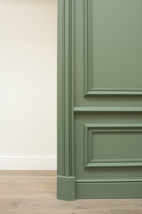 Молдинг под покраску Orac Decor Select P8020 2000×60×26 фото в интерьере
