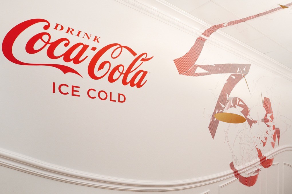 Гибкий молдинг под покраску Orac Decor Orac Luxxus P8050F 2000×120×30 фото в интерьере Гибкий молдинг под покраску Orac Decor Orac Luxxus P8050F 2000×120×30 фото в интерьере